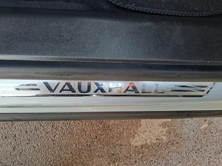 2014 Vauxhall Insignia 2.0 CDTi ecoFLEX Tech Line Sports Tourer Euro 5 (s/s) 5dr ESTATE Diesel Ma...