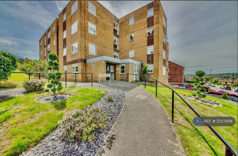2 bedroom flat in Catterick House Cottenham Road, Rotherham, S65 (2 bed) (#2737406)