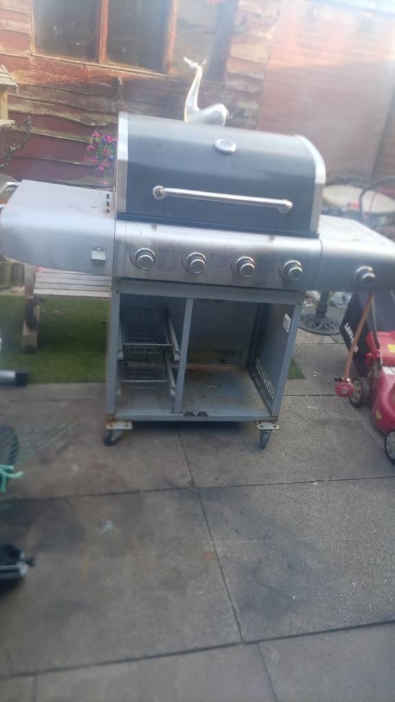 Large gas barbecue best offer takes 