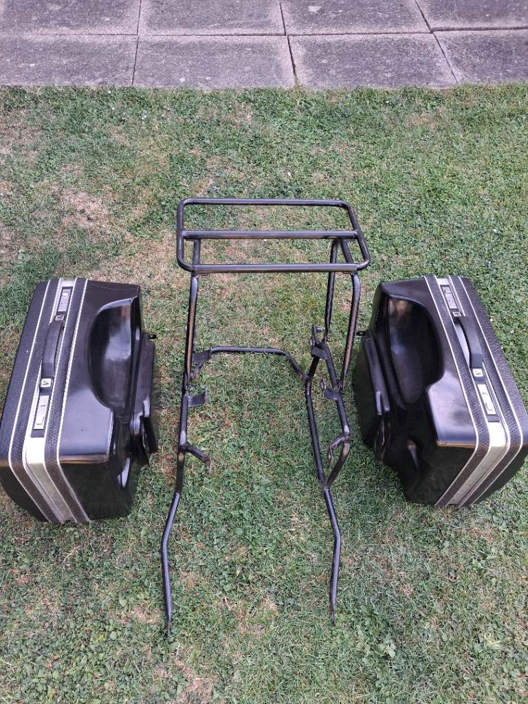 Honda cx 500 top rear luggage rack and side racks to fit Pannies on the bike 