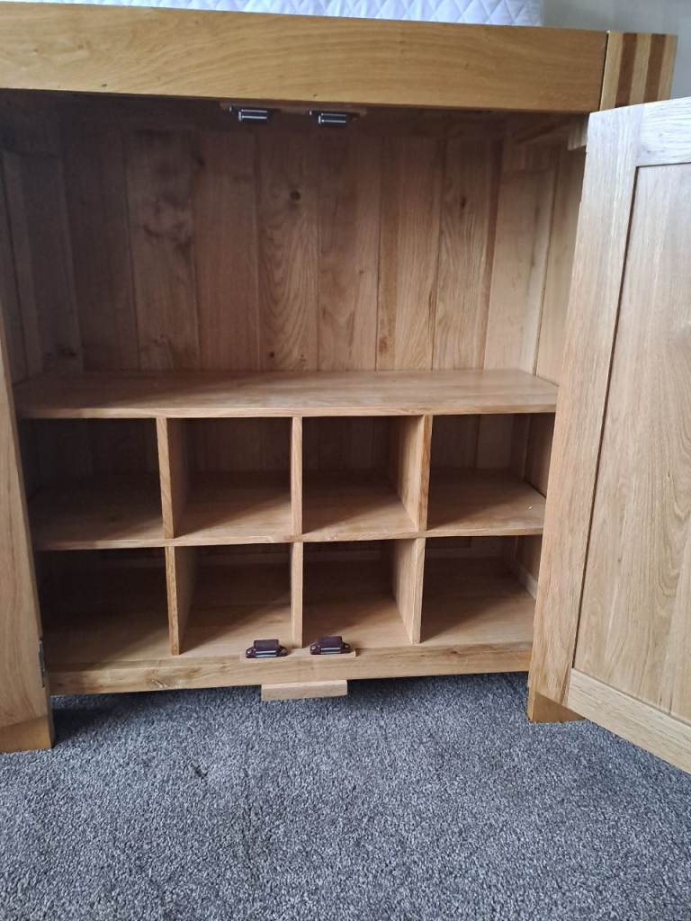 Sideboard/media cupboard 