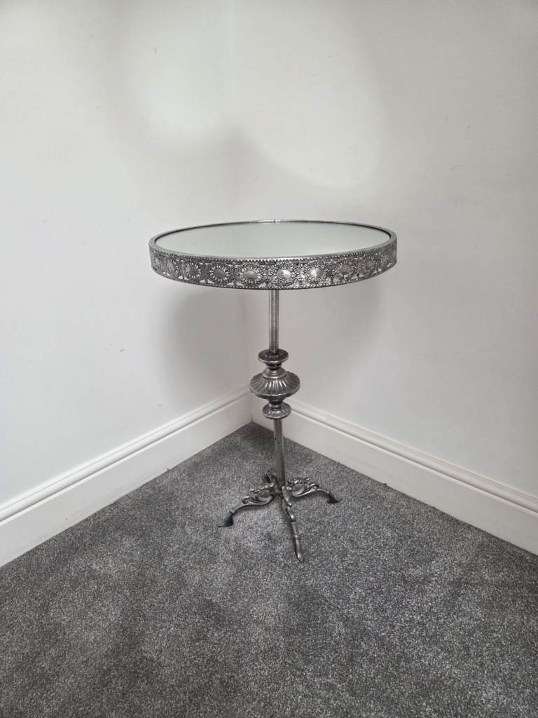 Decorative Silver Side Table with Mirrored Top – Good Condition