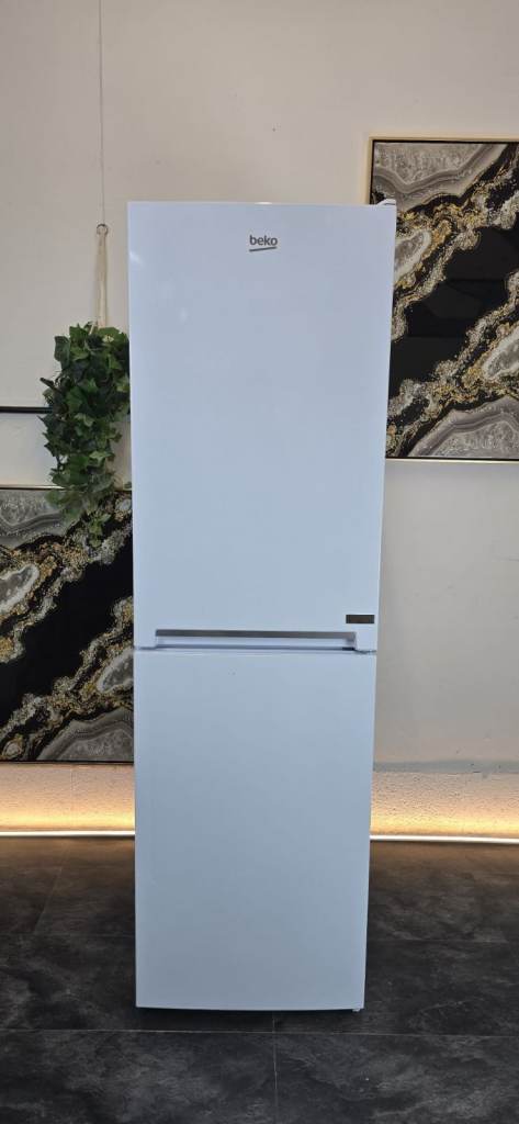 🧊 Beko CNG4582VW 50/50 Frost Free Fridge Freezer – 182cm – White Graded