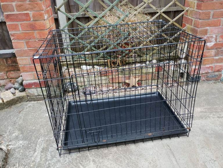 Dog Crate Medium Sized.