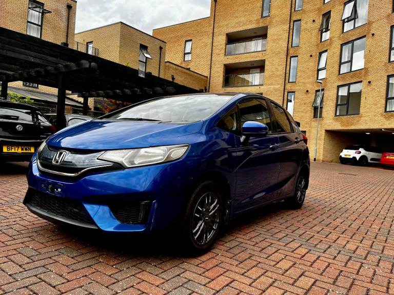 Honda fit/ jazz hybrid 1.3 I-VTEC SE CVT engine 5 seater petrol 2013-Automatic-Brand new MOT