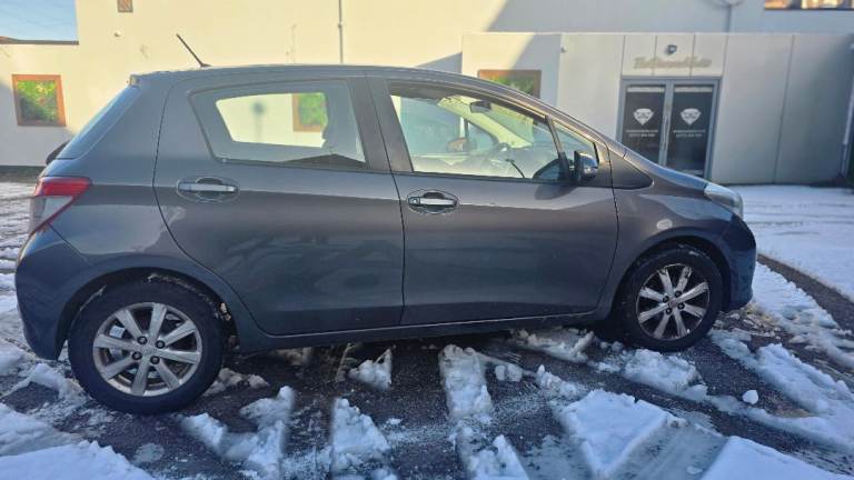 Toyota, YARIS, Hatchback, 2012, Manual, 1329 (cc), 5 doors