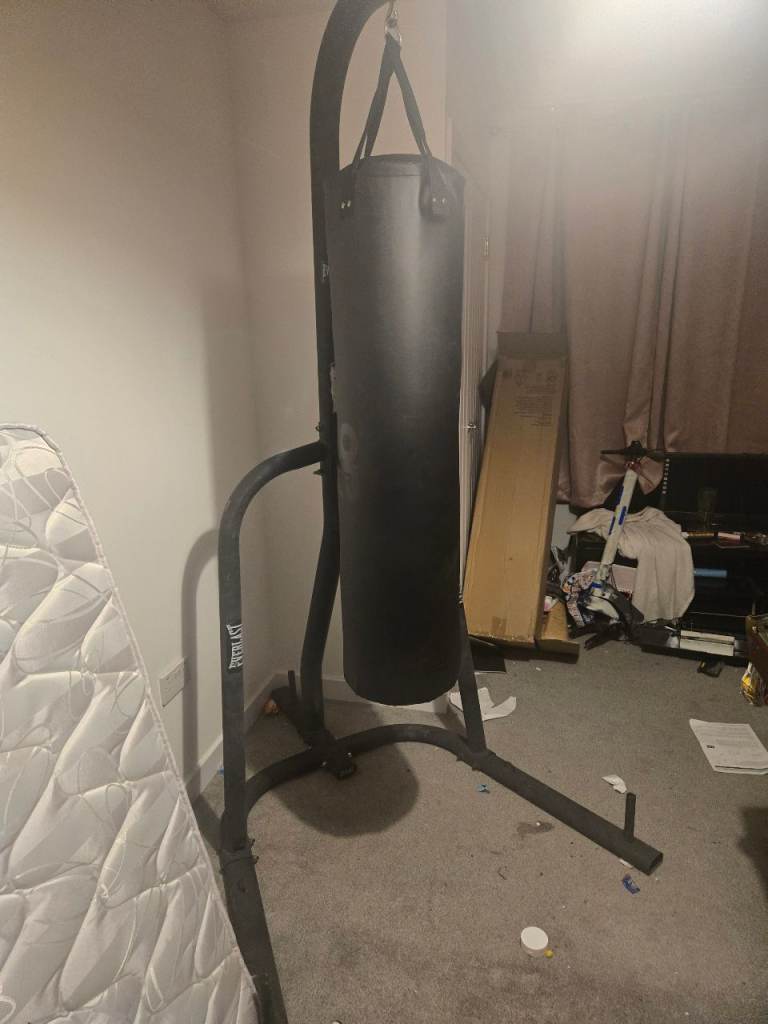 image for Punvhbag and stand for sale 