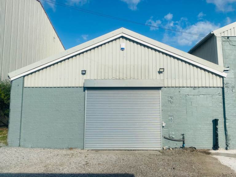 Industrial / Office Unit To Let – Parking & Yard – Knowsley Industrial Estate