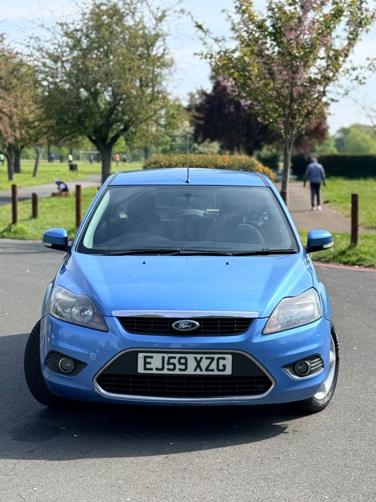 2010 Ford Focus Zetec 1.6L Automatic Full Ford Service History 67K Miles 1YR NEW MOT  1 OWNER