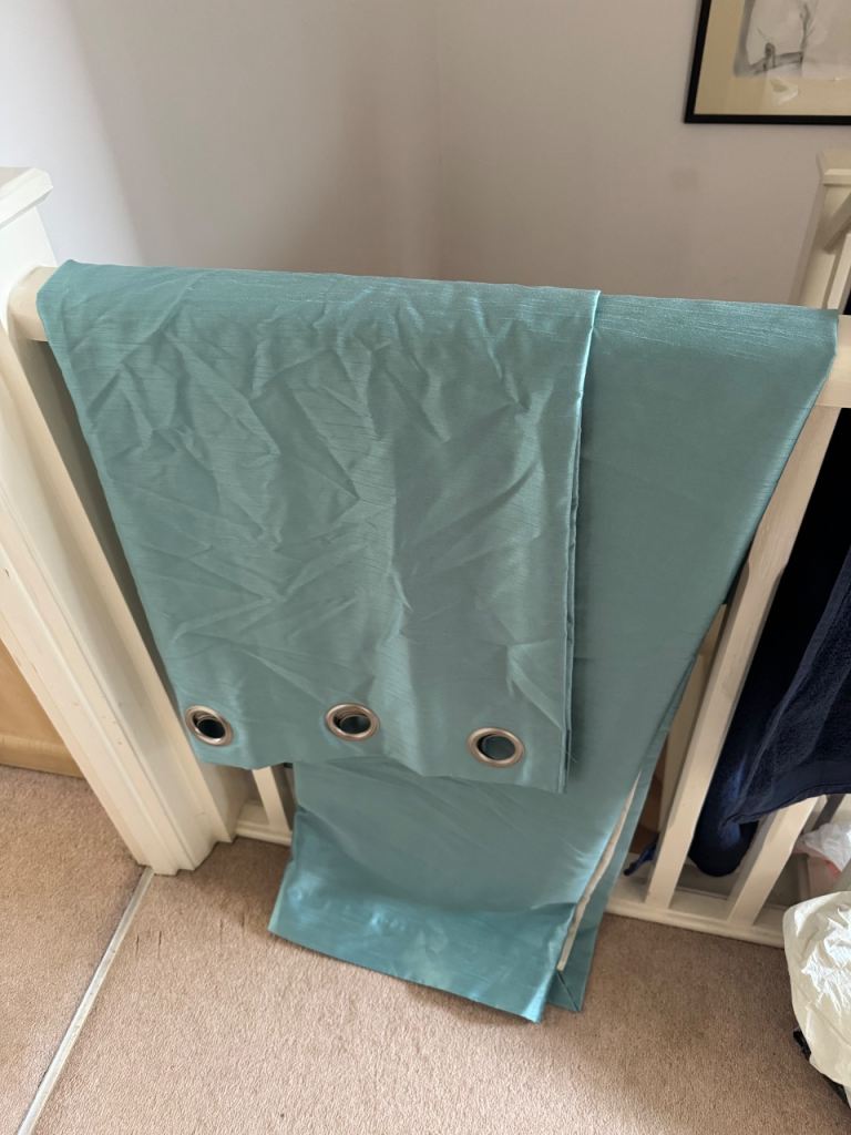 Turquoise Eyelet Curtains – 135cm Drop – £5