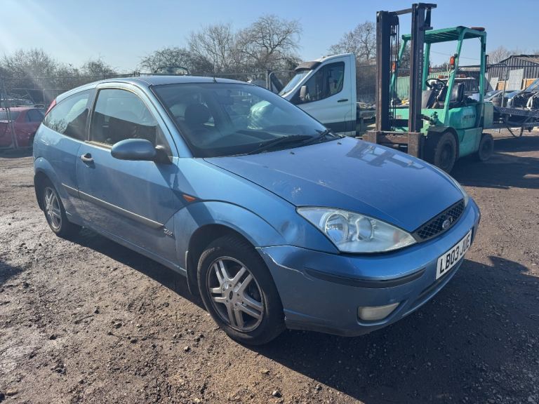 Ford focus mk1 1.6 2 door blue BREAKING FOR PARTS 