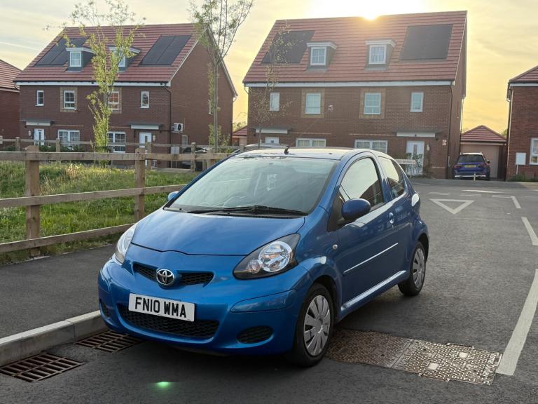 2010 Toyota AYGO 1.0 VVT-i Blue 3dr MMT HATCHBACK Petrol Automatic