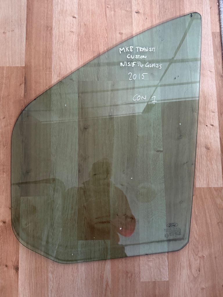 Ford Transit 2015 Custom passenger side 1/4 glass