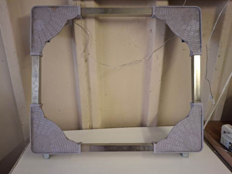 Washing machine tumble drier wheels