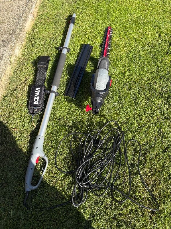 Telescopic hedge trimmer 