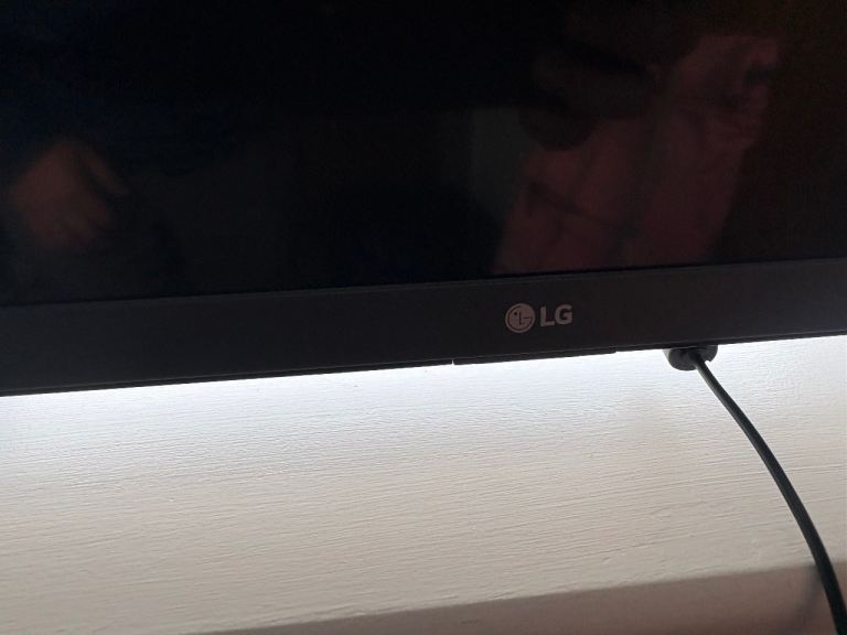 LG Smart TV with Remote – Good Condition