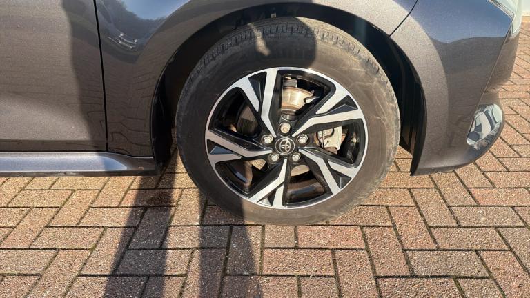 2024 Toyota Yaris 1.5 Hybrid Design 5dr CVT Hybrid Hatchback Hatchback Hybrid Automatic