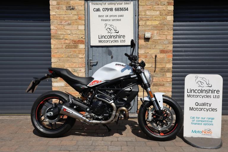 19 Ducati Monster 797