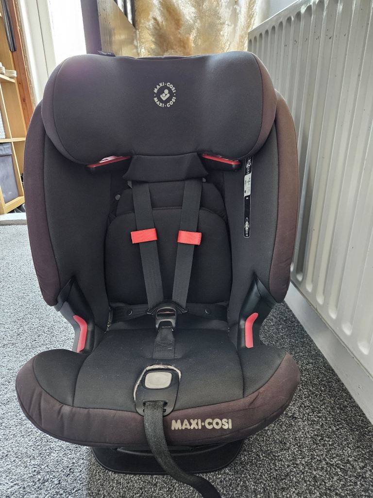 Maxi-Cosi Baby Car Seat – Black, Good Condition