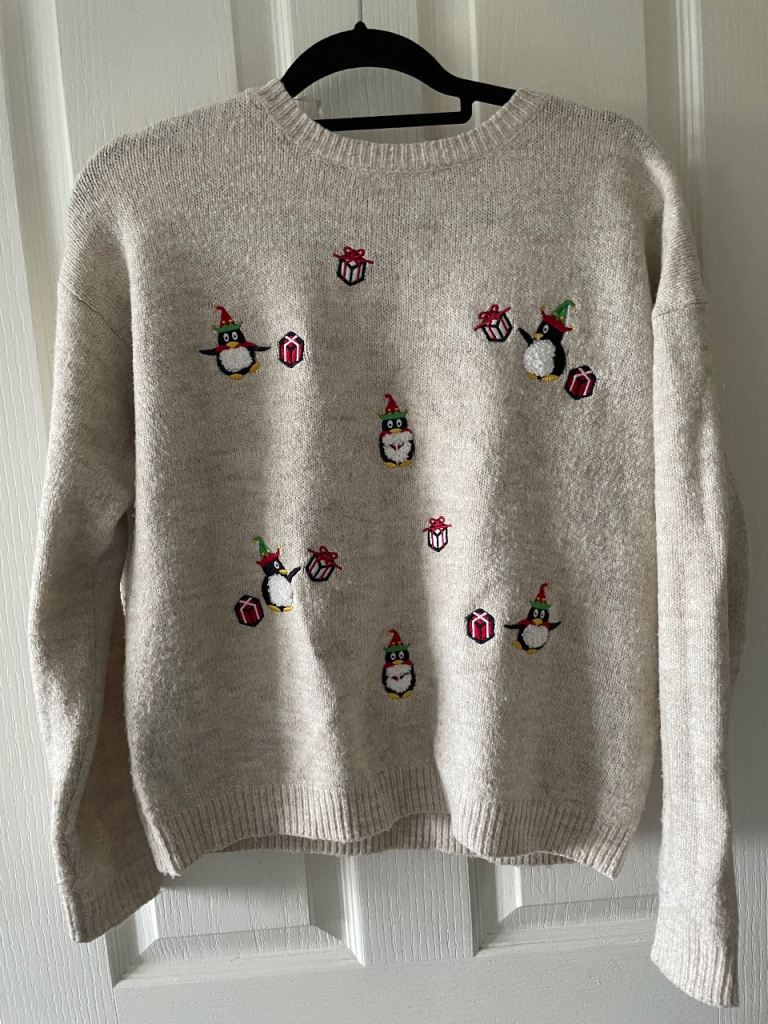 Primark Women's Christmas Jumper – Penguin Design, Size M