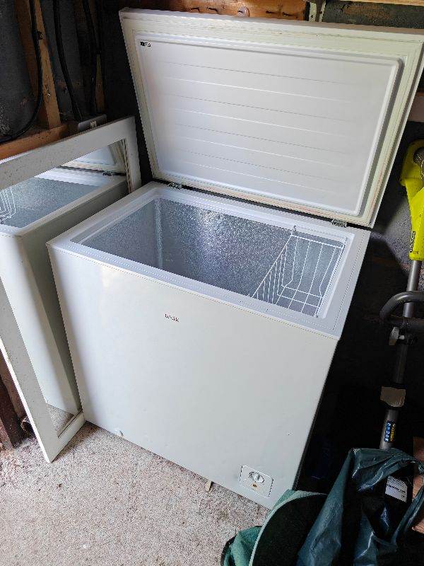 Logik Large Chest Freezer