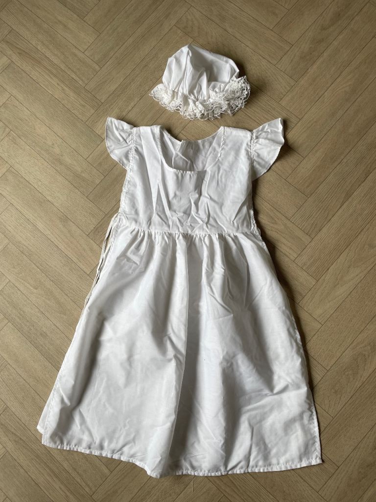Girls Victorian Day Poor Girl Maid Servant Orphan Fancy Dress With Bonnet Hat. White. 5-9 years.