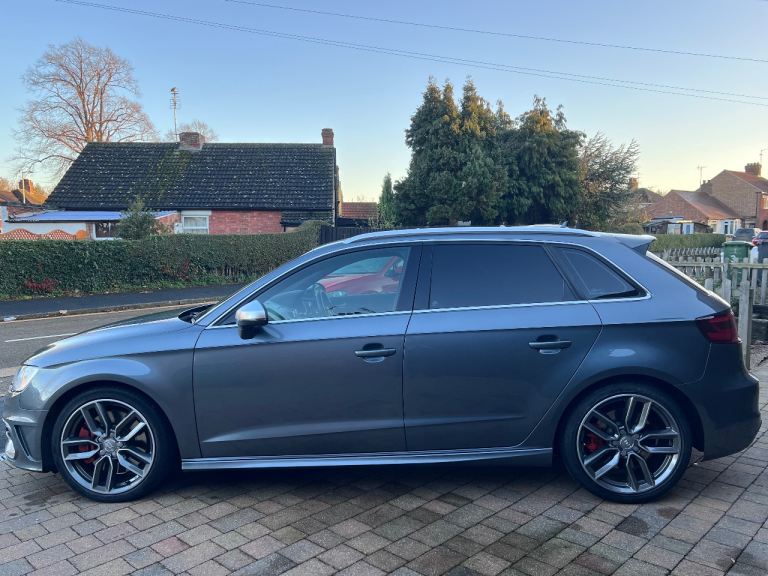 Audi s3 s Tronic - Audi service history + 2 keys