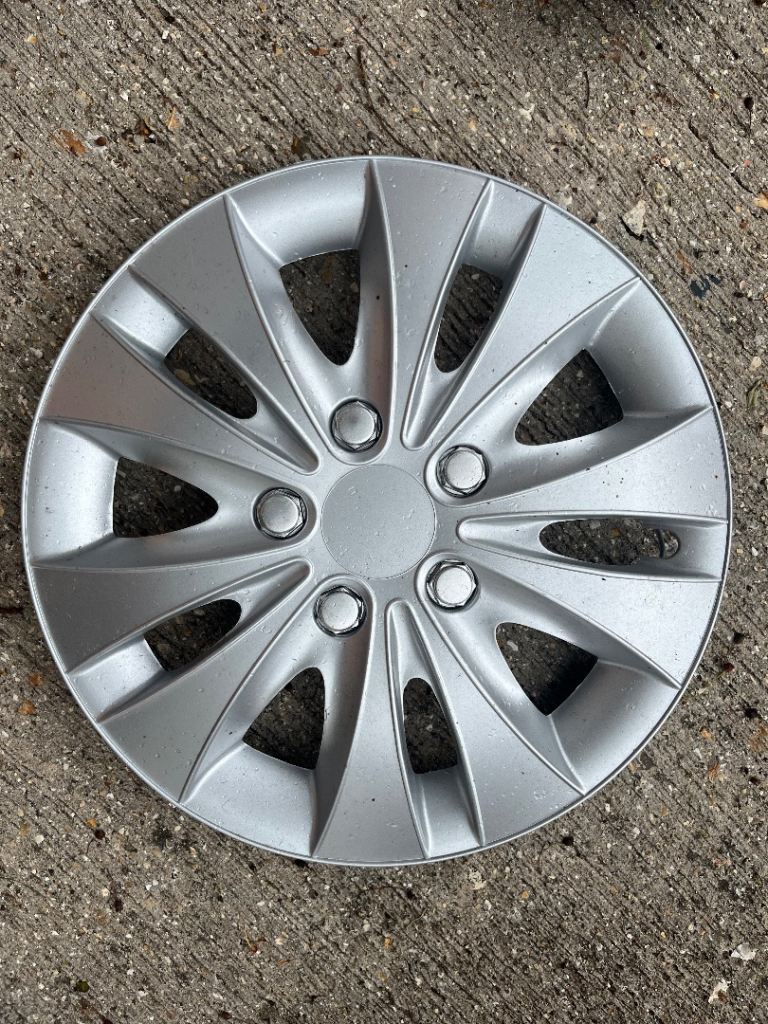 Two Storm 13-inch Car Wheel Trim 