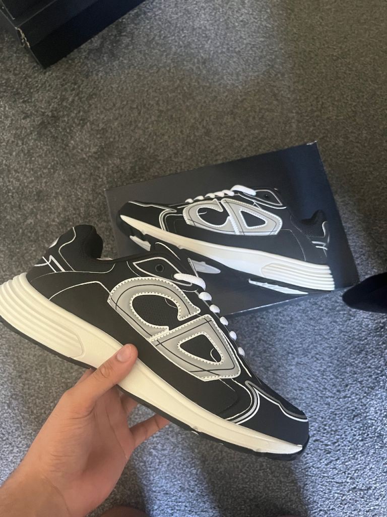 B30 Dior Trainers Black and white 