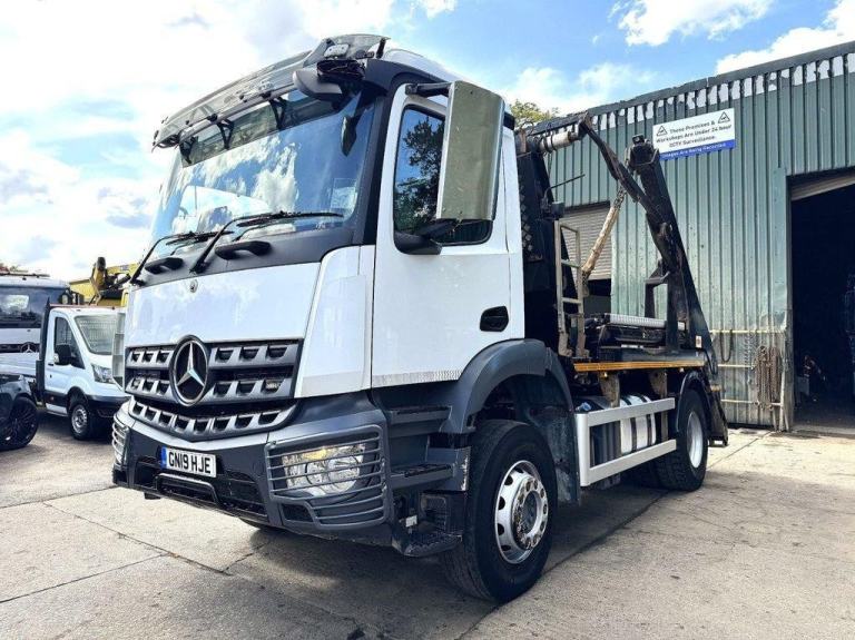 2019 MERCEDES AROCS 1824 SKIP LOADER