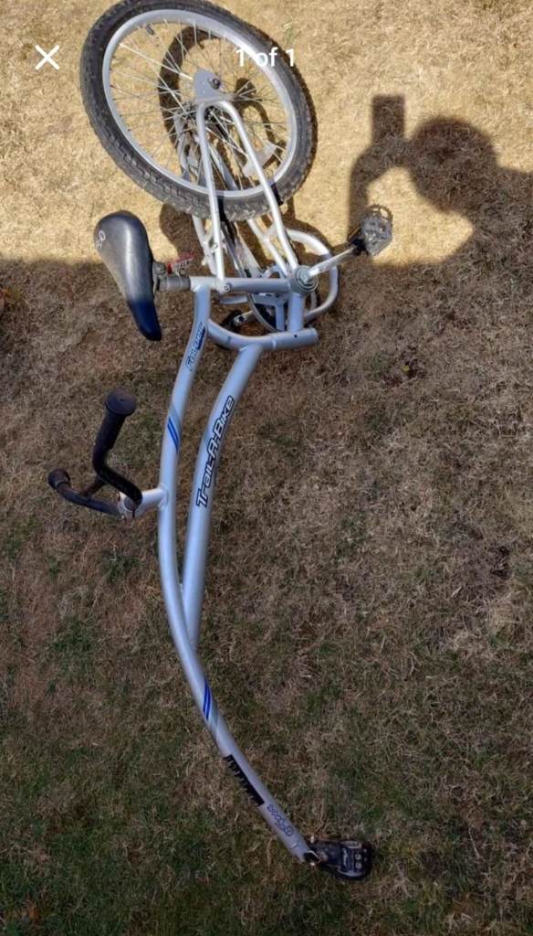 Trail-Gator Tow Bar for Kids Bike – Silver, Good Condition