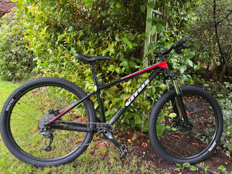 Vitus Nucleus 27 VRX Mountain Bike – Medium – Shimano SLX 
