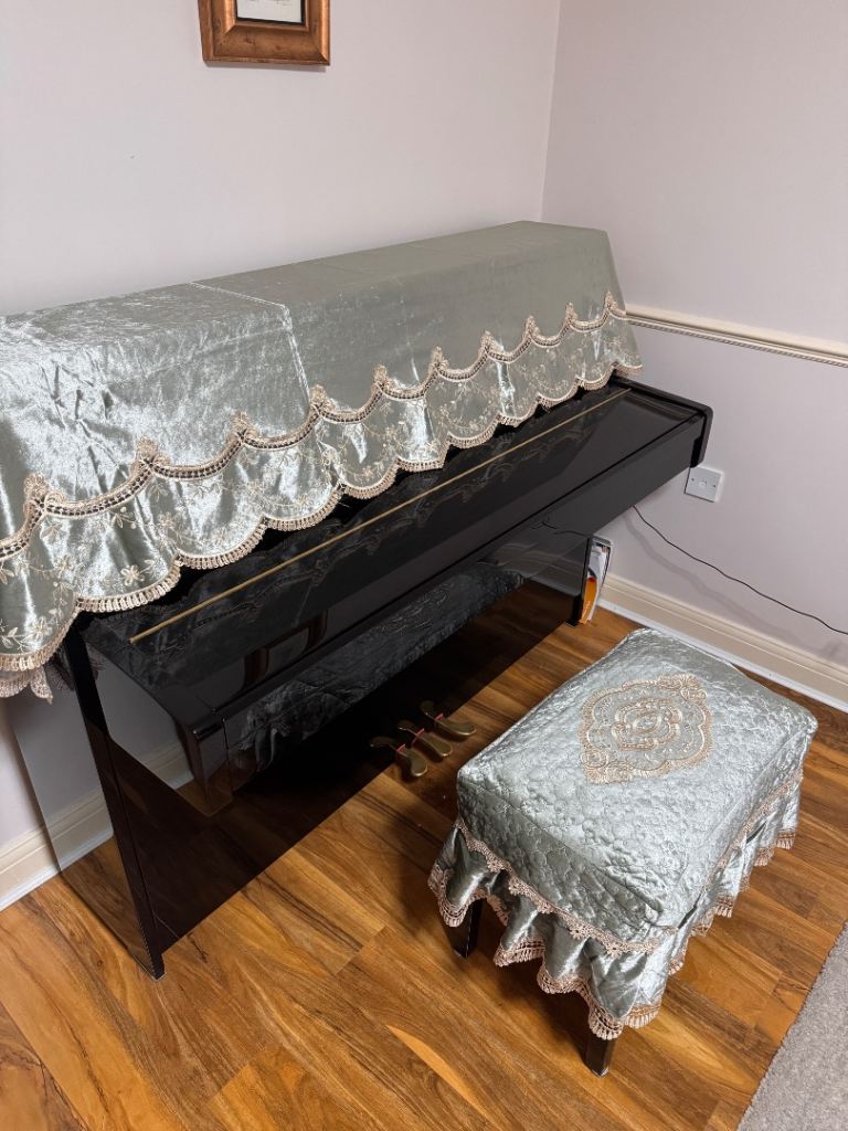 Mint condition kawai piano