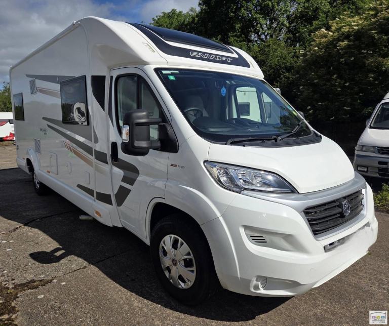 2019(69) SWIFT ESCAPE 674  6-BERTH - 5-BELT - UPGRADE SOLAR/INVERTER - HAB AC