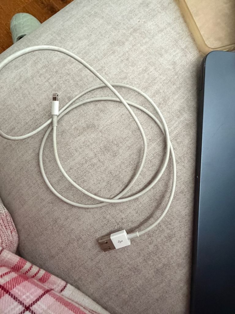 Apple iPad Air 32GB – Silver with Red Case
