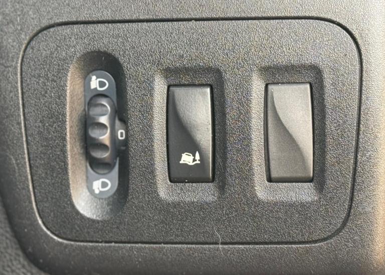 2015 Vauxhall Movano 2.3 CDTi 3500 BiTurbo ecoFLEX FWD L3 H2 Euro 5 (s/s) 5dr