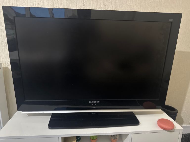 Samsung Flat‑Screen TV – Great Condition