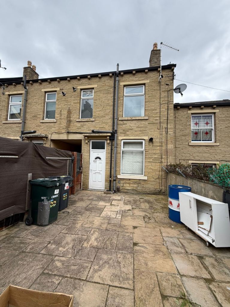 2 double bedromm back to back 