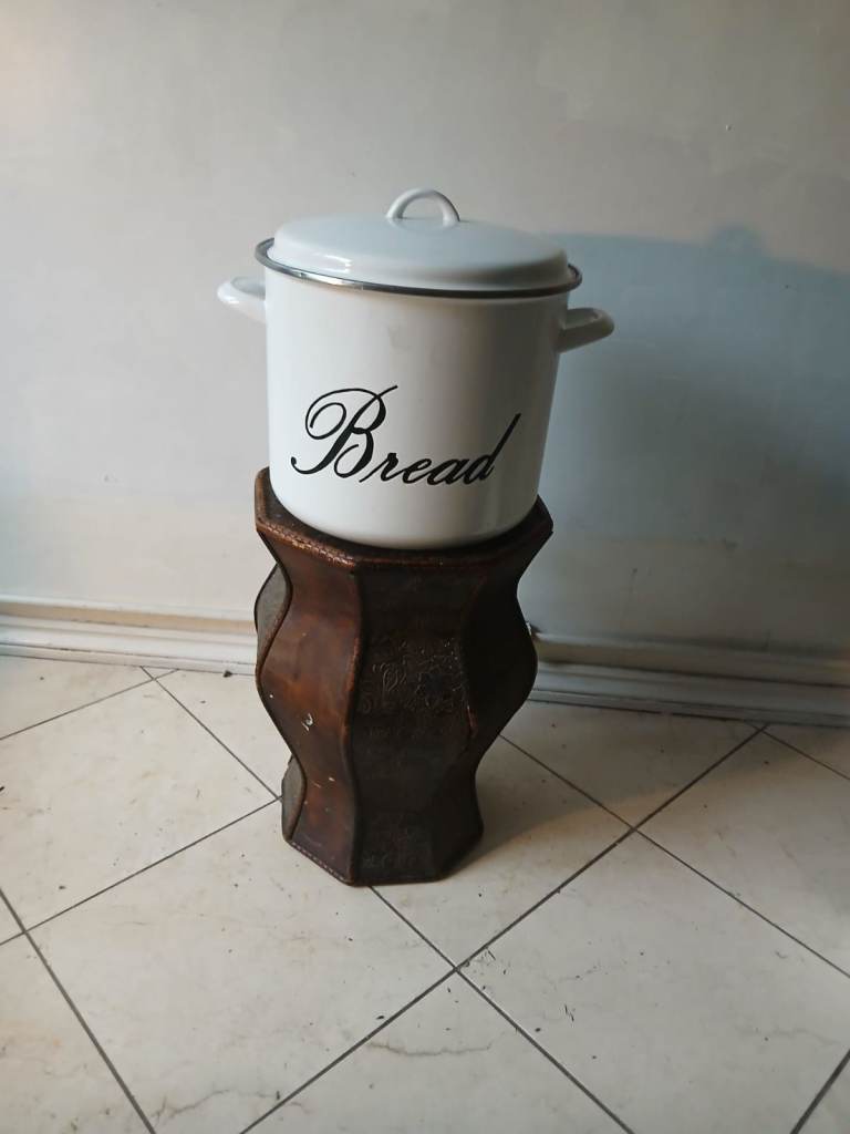 VINTAGE STYLE LARGE  ENAMEL BREAD BIN