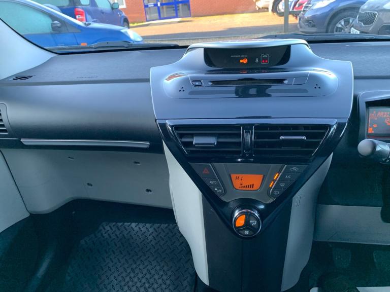 2012 Toyota IQ 1.0 VVT-i 2 Hatchback 3dr Petrol Manual Euro 5 1 OWNER FULL