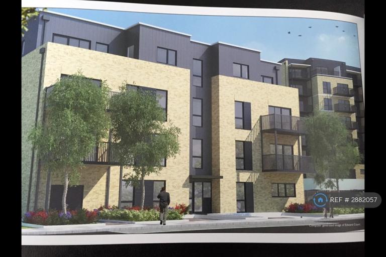 2 bedroom flat in Clarence Avenue, Ilford, IG2 (2 bed) (#2882057)