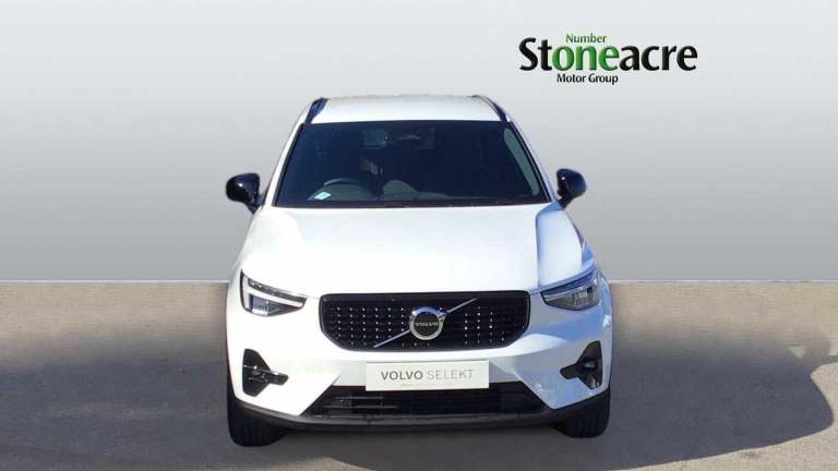 2025 Volvo XC40 Plus, B4 Mild hybrid, Petrol, Dark ESTATE Petrol/Electric Hybrid Automatic