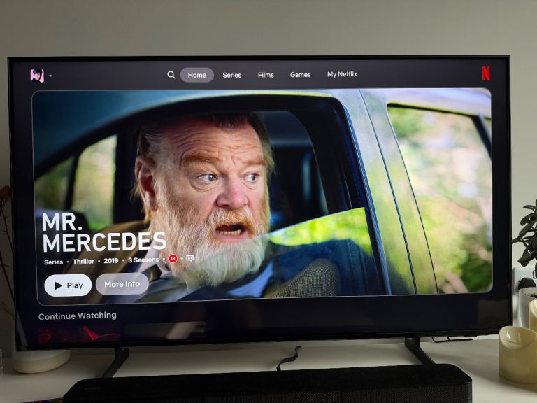 Samsung DU7100, 50 inch, Crystal UHD, 4K Colour / Black