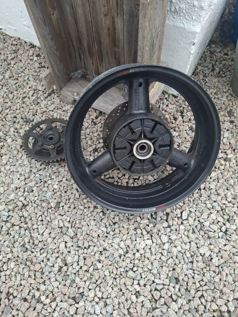 Suzuki Bandit 1200 Rear Wheel 