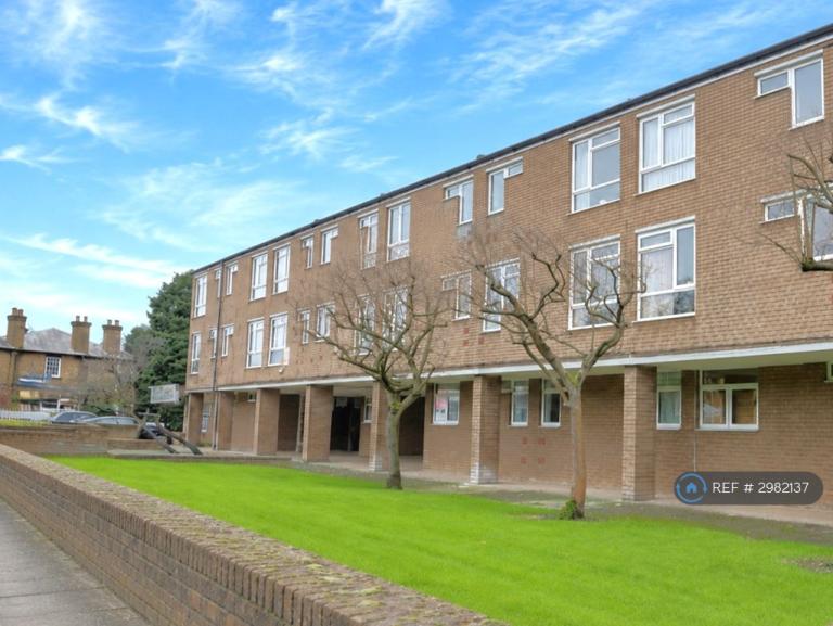 1 bedroom flat in High St, Borehamwood, WD6 (1 bed) (#2982137)