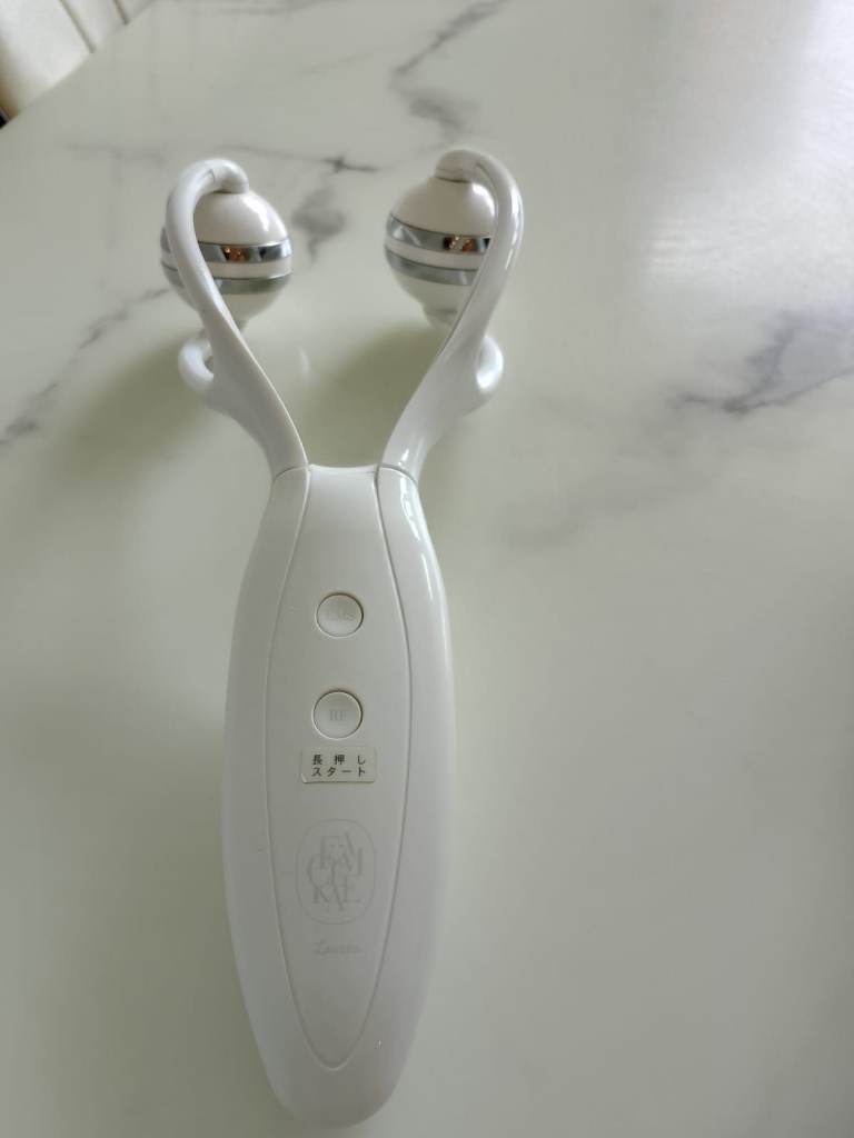Facial Roller Massager – White, Good Condition