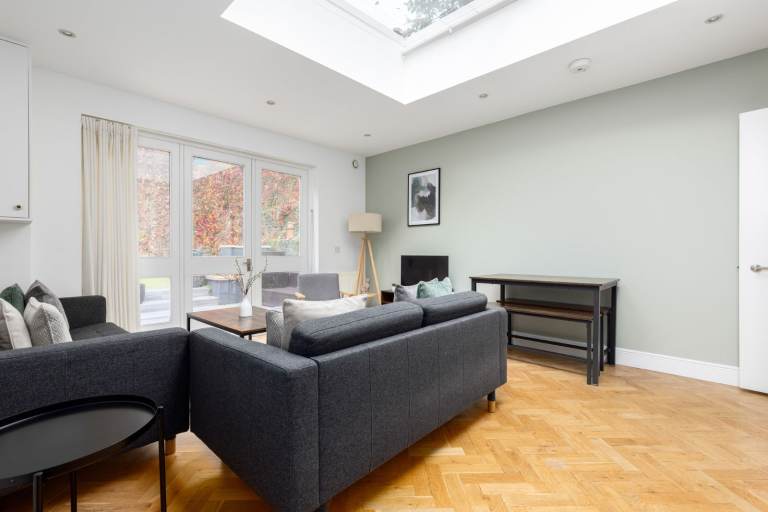 🏡 MODERN 2-BED W/ PRIVATE GARDEN | LONG-TERM | COMPANY LETS WELCOME – SHEPHERD’S BUSH W12