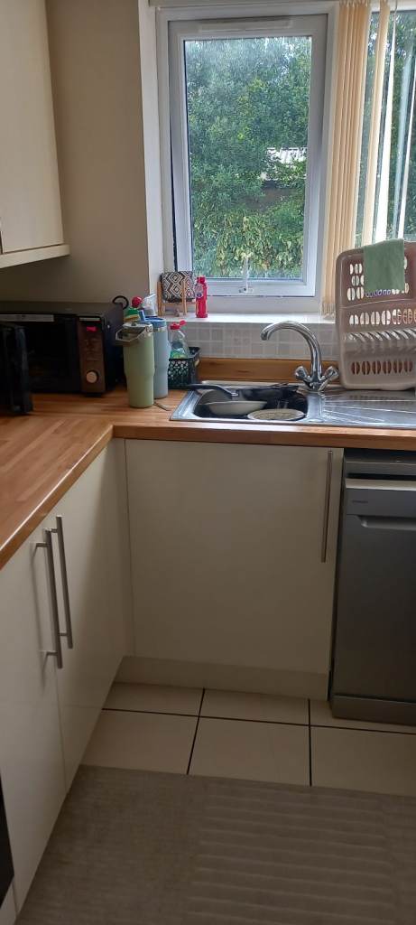 **TO LET**SEMI DETACHED**2 DOUBLE BEDROOMS**HURST STREET**LONGTON**