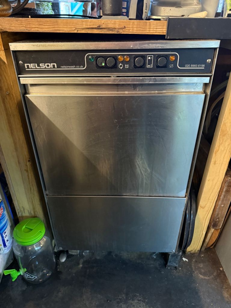 Nelson Glass washer for bar