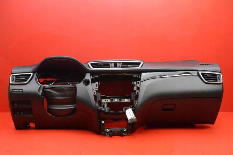 Left hand drive EU type dashboard Nissan NISSAN QASHQAI 2 II J11 13-20